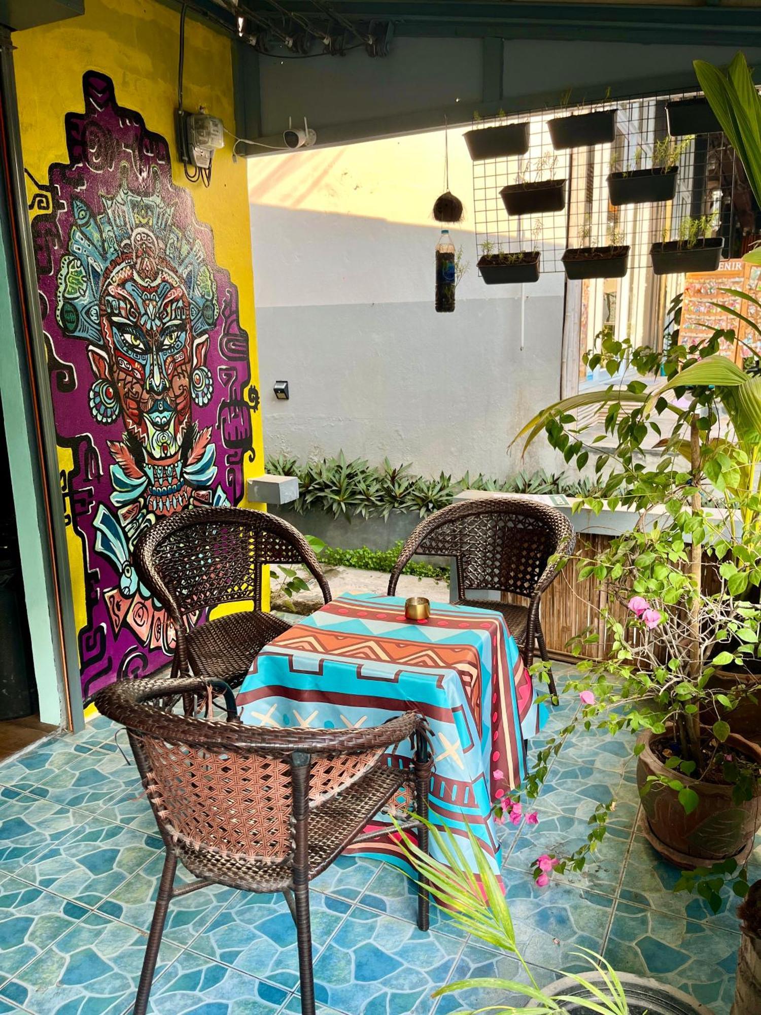 Tiki Tribe Bar & Hostel Koh Tao Exterior photo