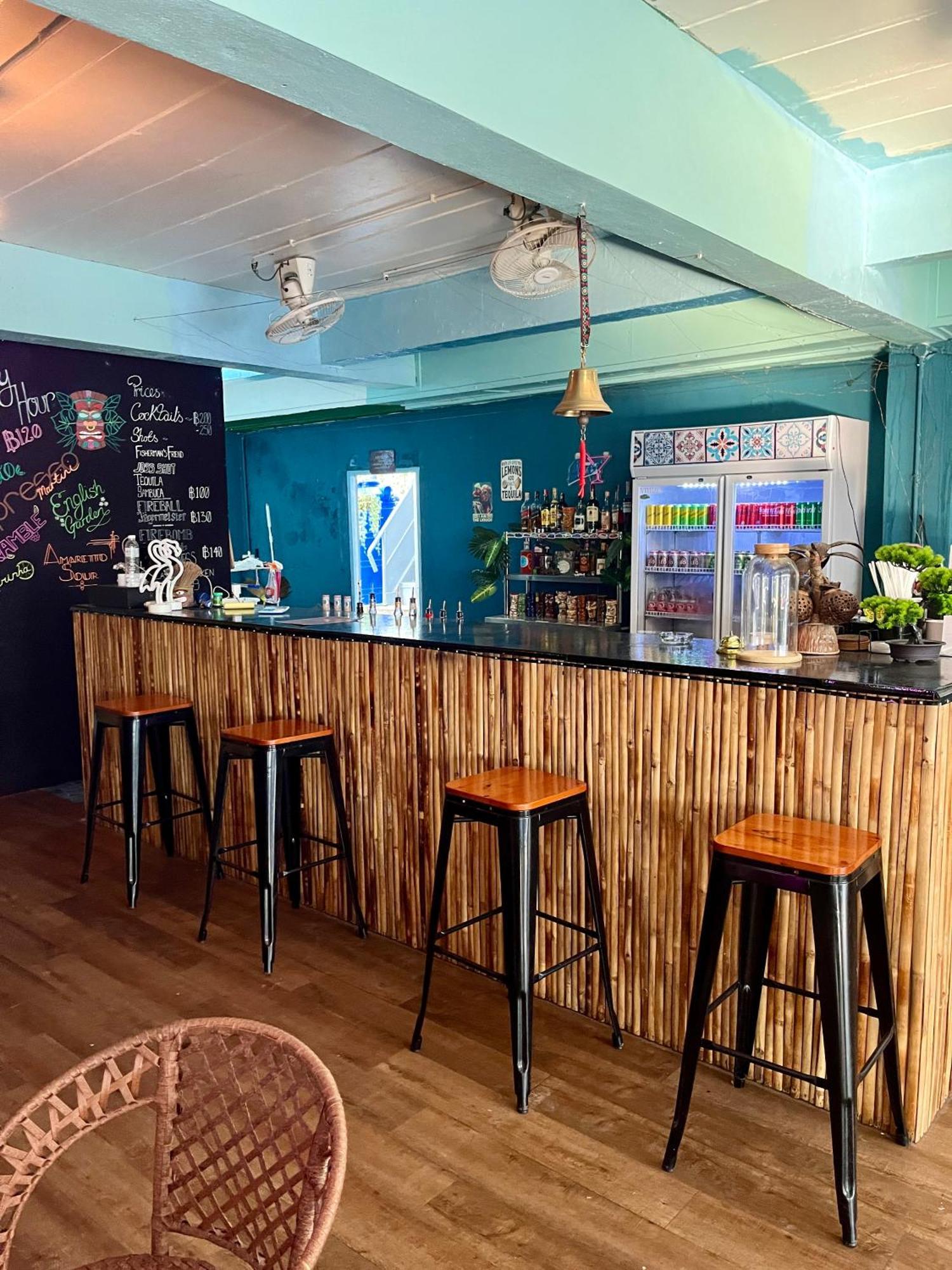 Tiki Tribe Bar & Hostel Koh Tao Exterior photo